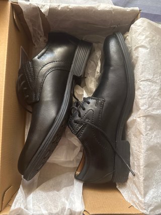Zapatos de vestir negros para hombre sin estrenar