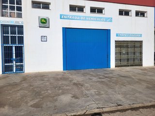 Nave industrial en venta en Azuaga