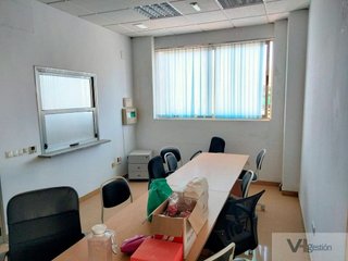Oficina en venta en Villamartín