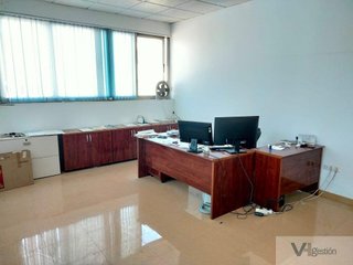 Oficina en venta en Villamartín