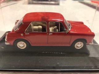 Modello auto Morris 1100 (1967) Rosso