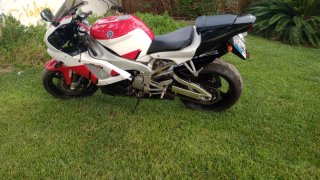 Yamaha R1 2000 Roja y Blanca