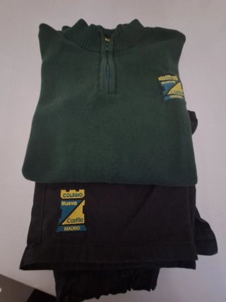 Conjunto escolar: Jersey talla 20 y pantalón, 14