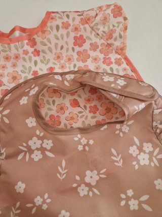 Conjunto 2 baberos impermeables florales