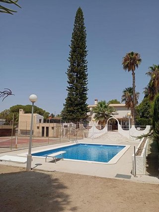 Chalet en venta en Peña de las Águilas en Elche