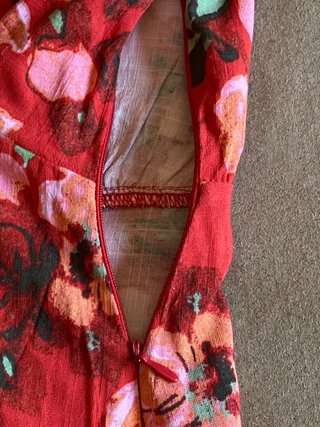 Vestido H&M floral rojo talla M