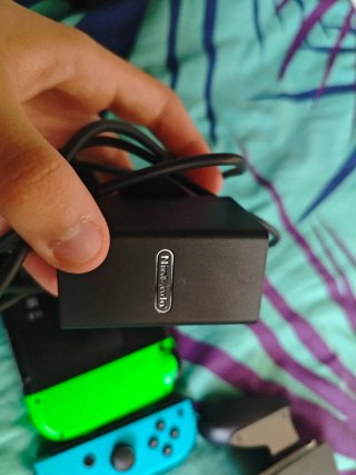 Nintendo Switch V1 +1 mando y accesorios