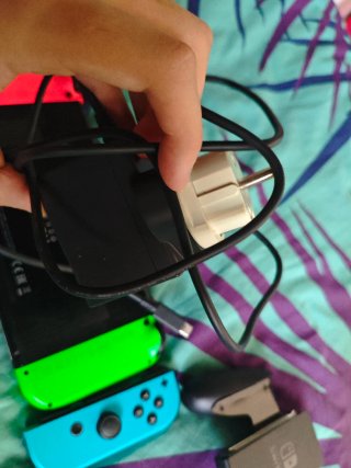 Nintendo Switch V1 +1 mando y accesorios
