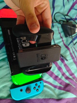 Nintendo Switch V1 +1 mando y accesorios