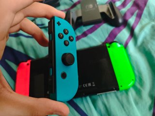 Nintendo Switch V1 +1 mando y accesorios