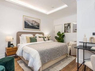 Dúplex en alquiler en Niño Jesús en Madrid