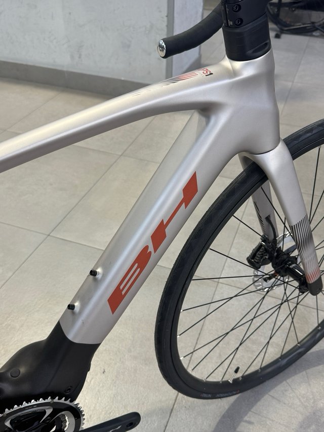 Bicicleta Eléctrica de Carretera BH 1.4 carbono