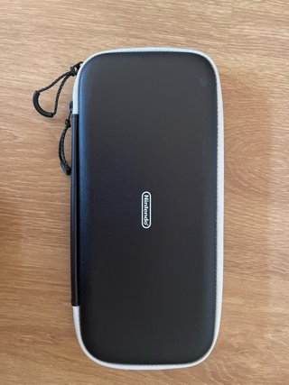 Funda Nintendo Switch blanca y negra buen estado