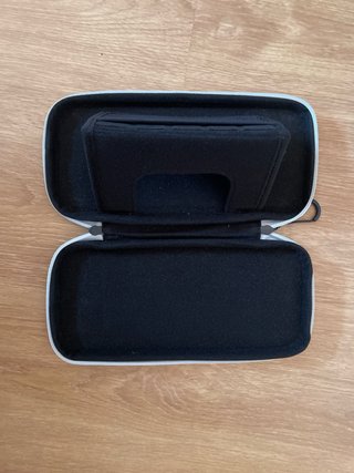 Funda Nintendo Switch blanca y negra buen estado