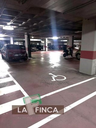 Garaje en venta en Milán - Pumarín - Teatinos en Oviedo