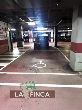 Garaje en venta en Milán - Pumarín - Teatinos en Oviedo