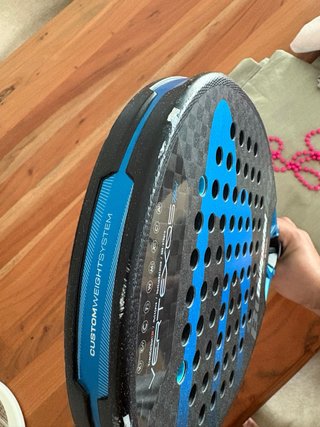 Bullpadel Vertex 05 Hybrid con arañazos en el