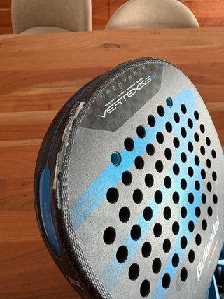 Bullpadel Vertex 05 Hybrid con arañazos en el