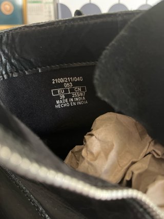 Botines de piel negros