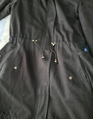 Cappotto Zuiki nero con cappuccio