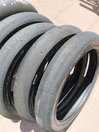 OFERTA SEPTIEMBRE  4 juegos neumáticos Dunlop moto
