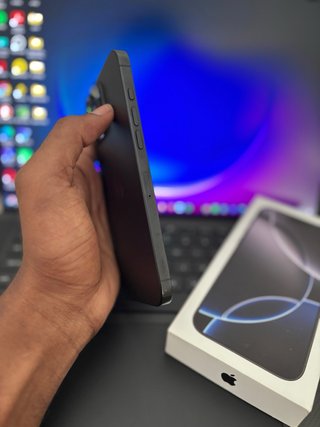 iPhone 16 Pro Max