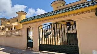 Chalet en venta en Campos de Golf - Villa Martin - Los Dolses en Orihuela
