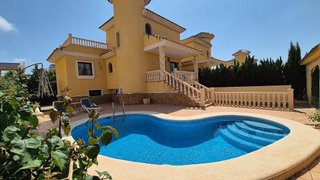 Chalet en venta en Campos de Golf - Villa Martin - Los Dolses en Orihuela