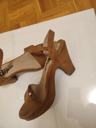 Sandalias Xti tacón plataforma marrón 38