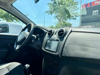 Dacia Sandero 2015