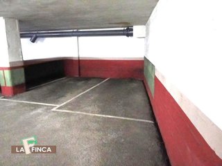 Garaje en alquiler en Milán - Pumarín - Teatinos en Oviedo