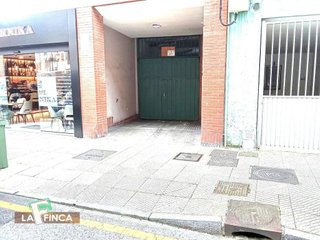 Garaje en alquiler en Milán - Pumarín - Teatinos en Oviedo