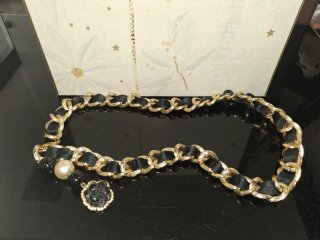 Cinturón cadena dorado y negro