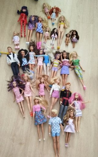 Lote de Muñecas Barbie y Amigas
