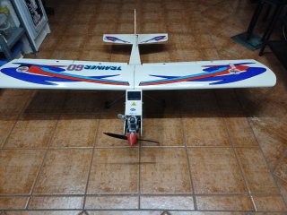 Avión RC Trainer 60 Vacio sin motor ni servos.