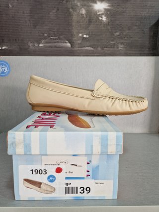 Mocasines piel nuevos T.39 Beige