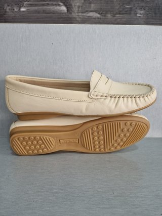 Mocasines piel nuevos T.39 Beige
