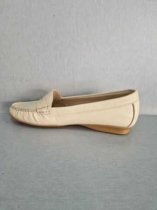Mocasines piel nuevos T.39 Beige