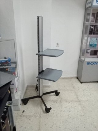 Mesa para proyector móvil