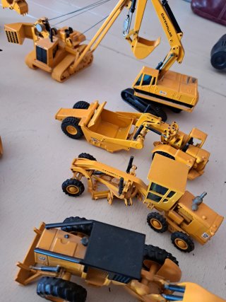 Miniaturas de metal Caterpillar