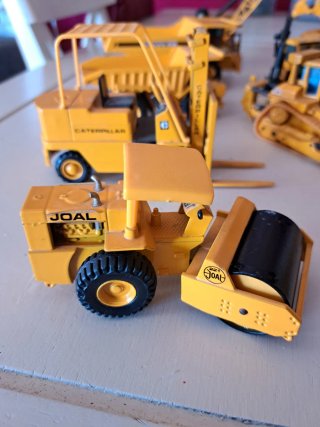 Miniaturas de metal Caterpillar