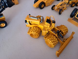 Miniaturas de metal Caterpillar