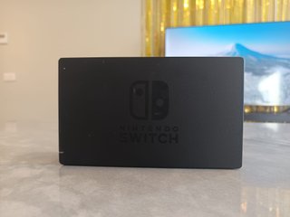 Nintendo Switch Morado y Naranja + Accesorios