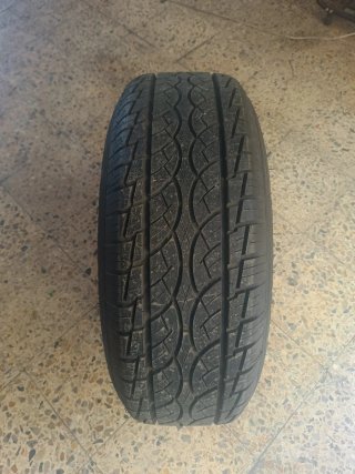 Llantas American Racing con Neumáticos sin usar.