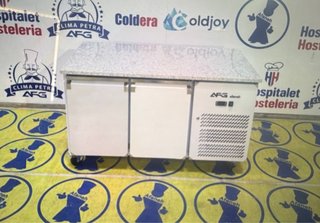Bajo mostrador 2 puertas con mármol