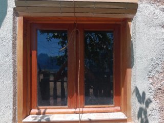 Ventana de madera, solo lijar y pintar