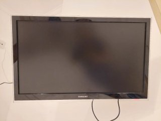 TV Samsung 22 con soporte pared articulado