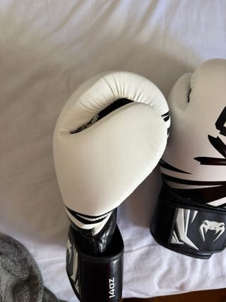 Guantes de boxeo Venum blancos