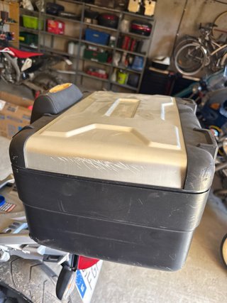 Baul trasero original con base bmw 1200gs