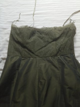 Vestido de ceremonia o fiesta.